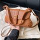 thumbnail image 3 of Bolso bandolera a la moda para mujer bolso cuadrado de PU de gran capacidad bolso cruzado elegante cierre de cerrojo con correa ajustable para viajes al aire libre, 3 of 9