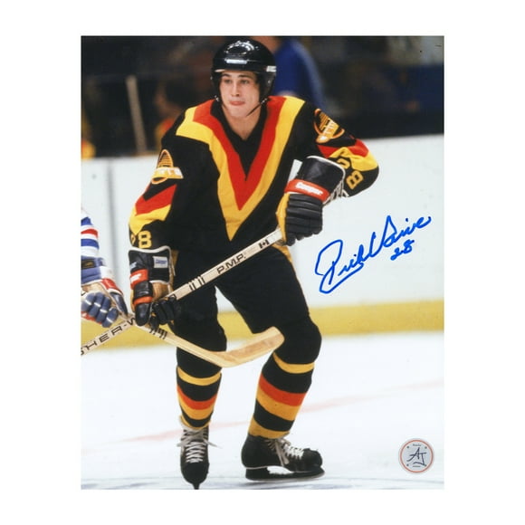 Rick Vaive Photo 8x10 d'Action de Match des Canucks de Vancouver Signée