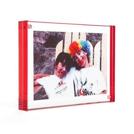 The original acrylic  MAGNET FRAME  with red edge by Canetti - 4x6