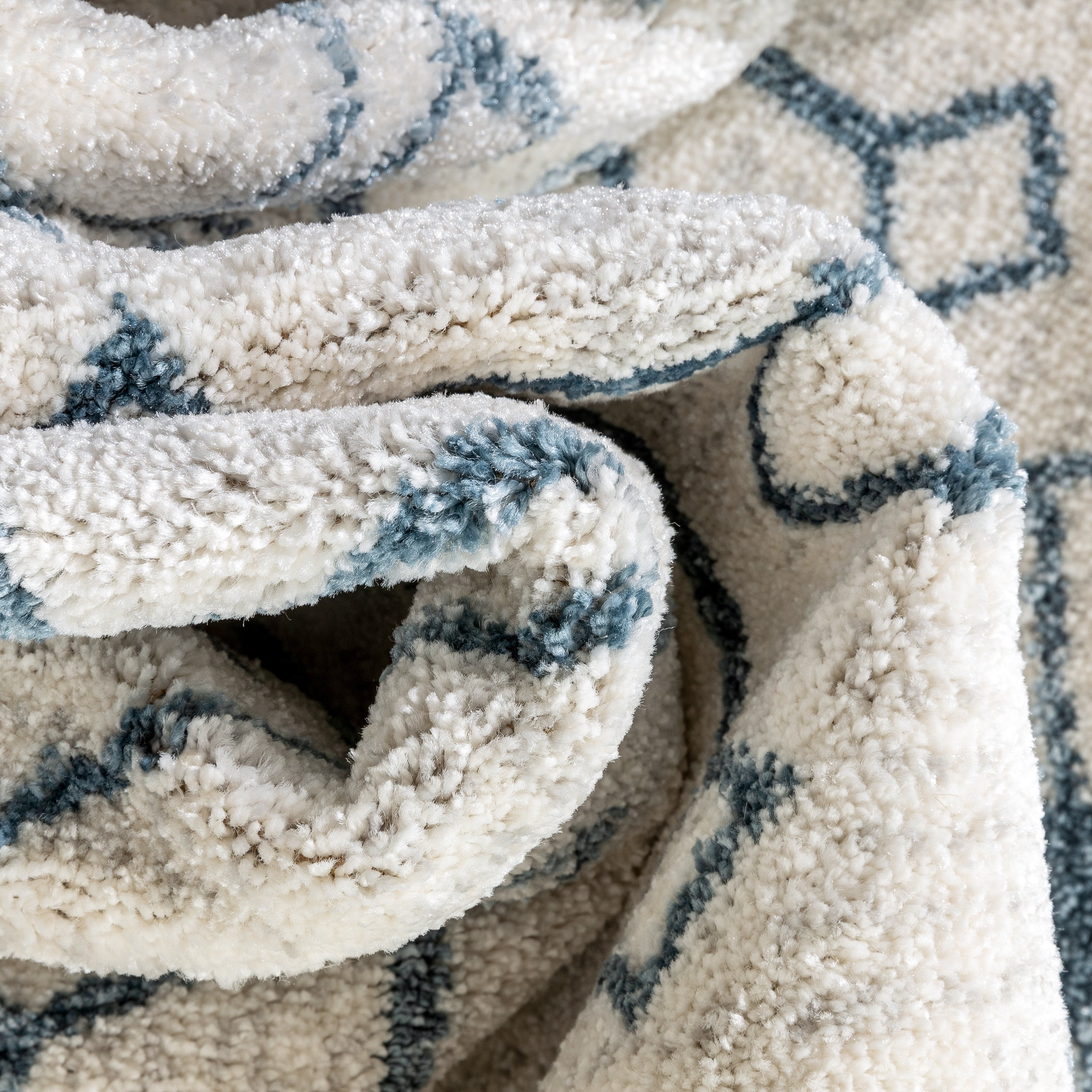 Well Woven Serenity Transistora Tribal Geometric Pattern Light Blue Ivory 5'3" x 7'3" Area Rug