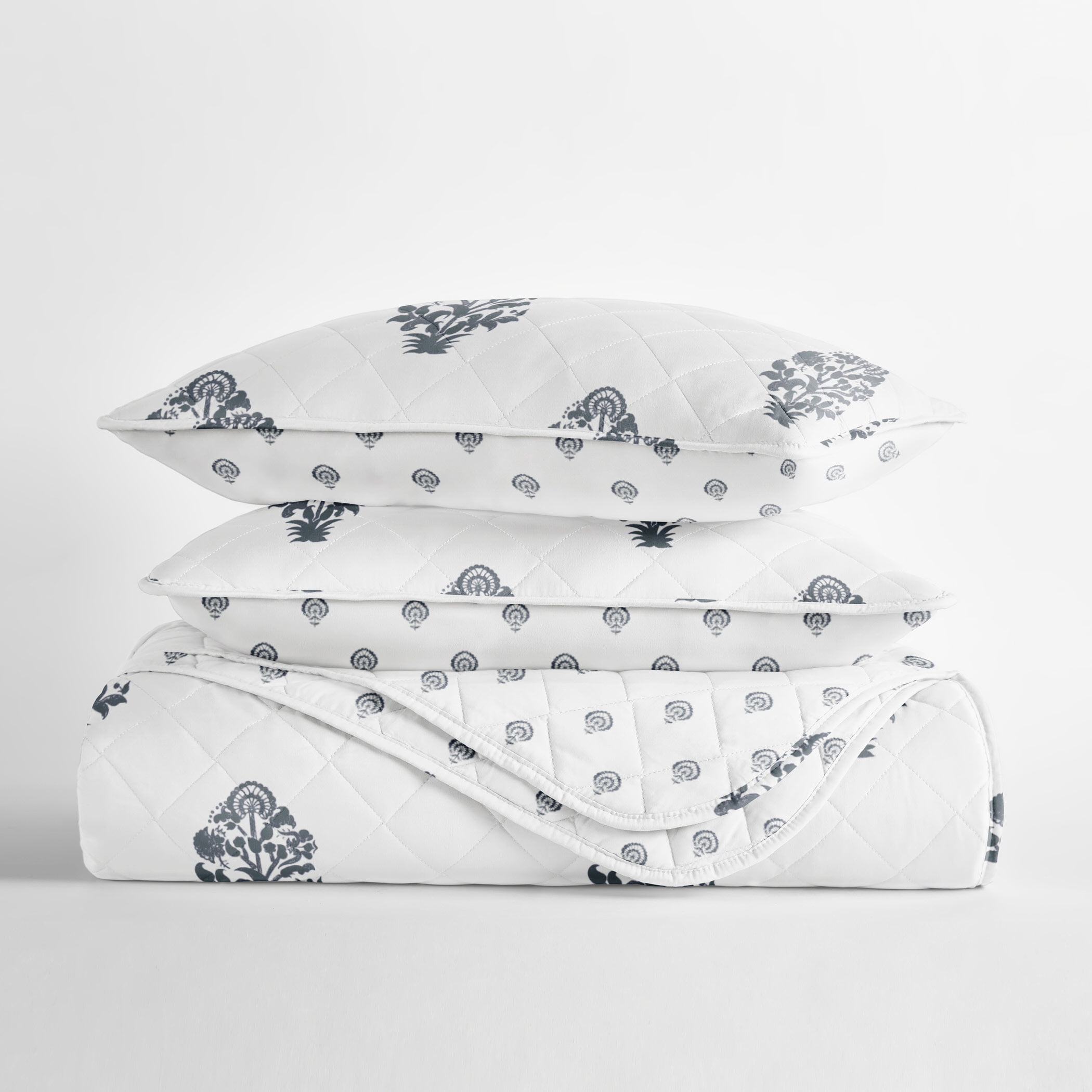 Lightweight Quilt Set Super Soft Wrinkle Resistant Quilted Coverlet Floral Patterns by Comfort Canopy