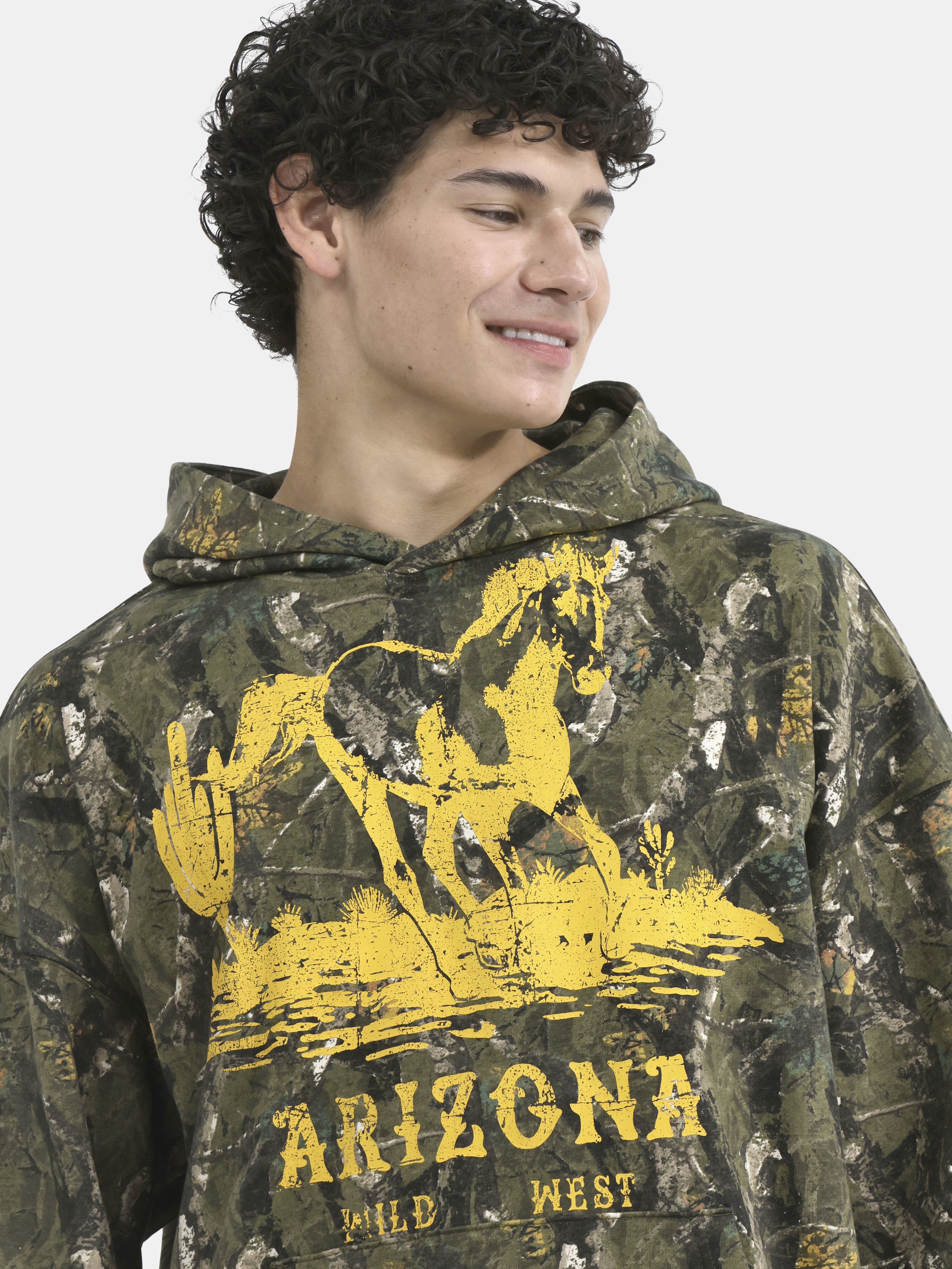 No Boundaries All Gender Oversized Graphic Hoodie with Long Sleeves, Men's and Big Men’s
