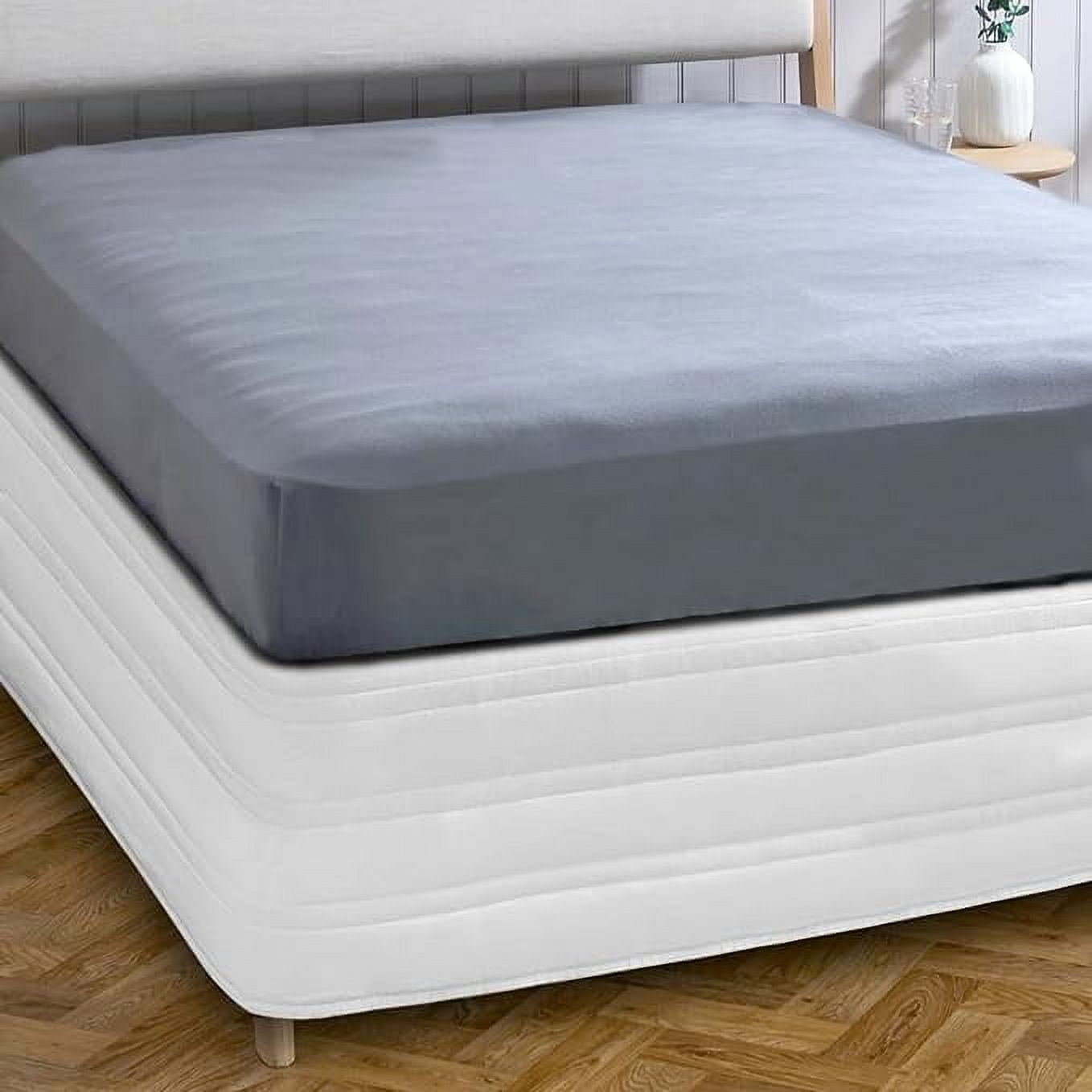 Cotton Blended Quilted White King Bed Skirt, Hang Down Feeling Enhancement