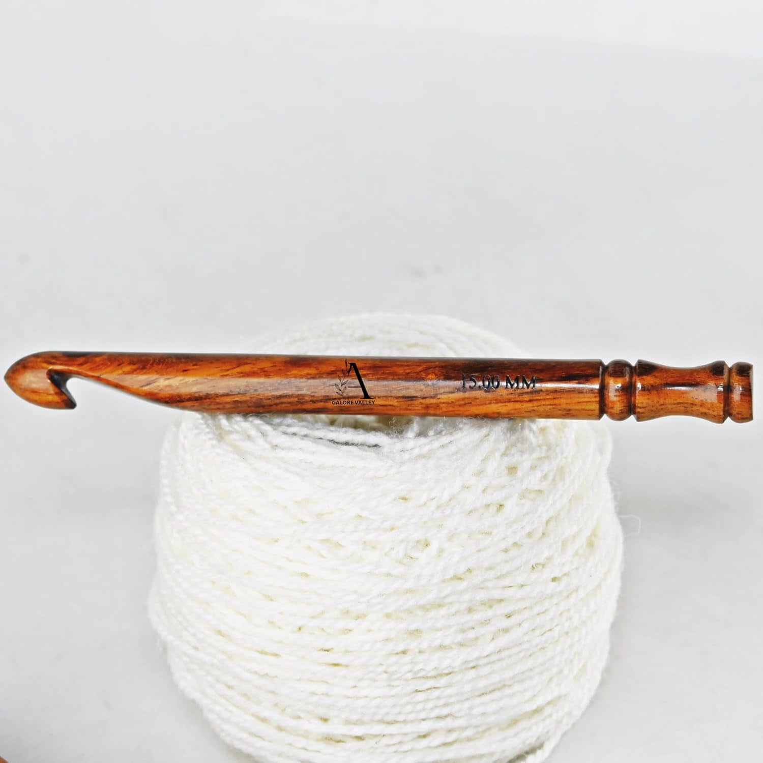 Ergonomic Wooden Crochet JUMBO Hooks 15 MM | Crochet Hook For Large Projects | Perfect Gift For Yarn Lover Thick Crochet Needle for Weaving Bag Scarf Blankets