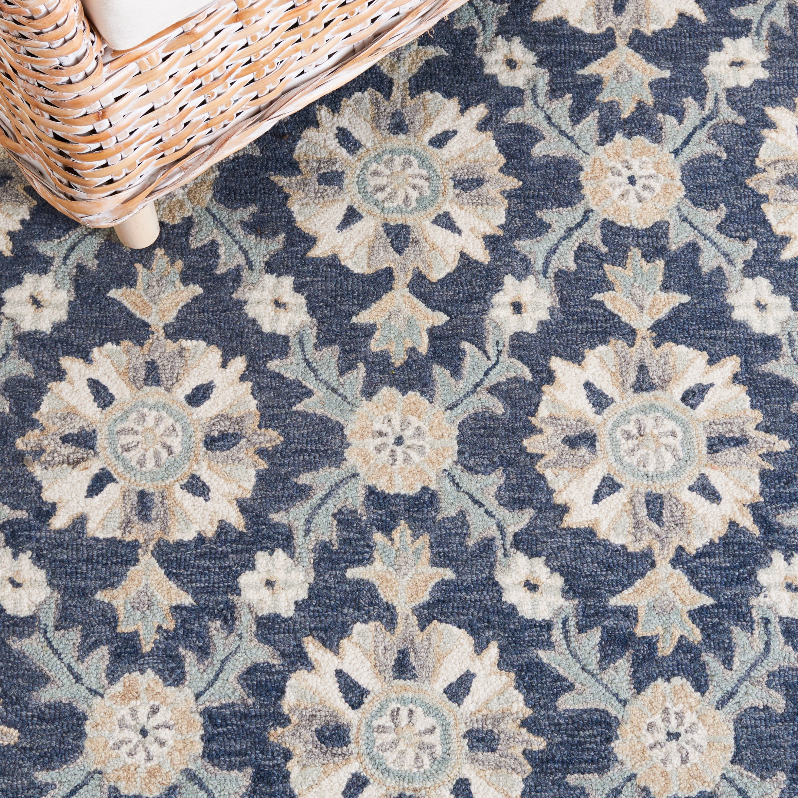 SAFAVIEH Martha Stewart Tufted Diamond Area Rug, Blue/Ivory, 5' x 8'