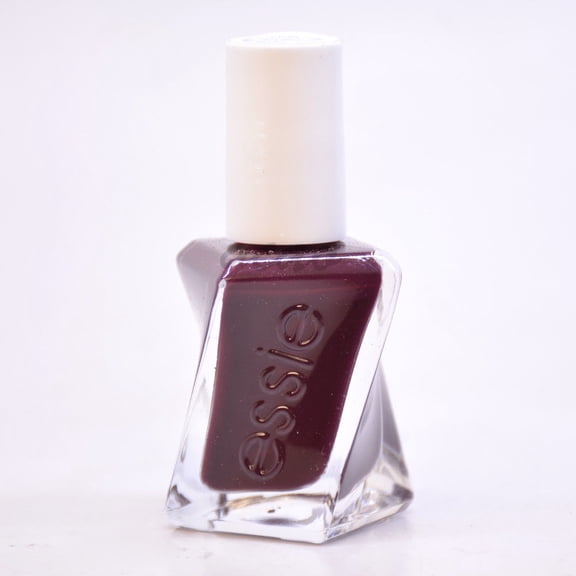 Essie Gel Couture 371 Model clicks