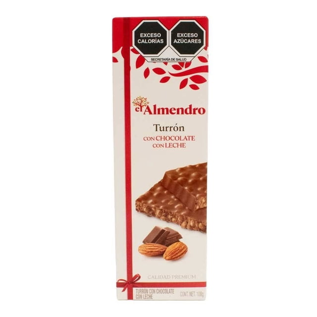 turrón el almendro con chocolate y leche 100 g Caja frontal blanca y roja con logo El Almendro; una barra de turrón bañada en chocolate con leche con textura de almendras visible, dos almendras y un trozo de chocolate en primer plano, sellos de advertencia de exceso calorías/azúcares en la parte superior y peso neto 100 g; suele consumirse como snack o para compartir en reuniones familiares.