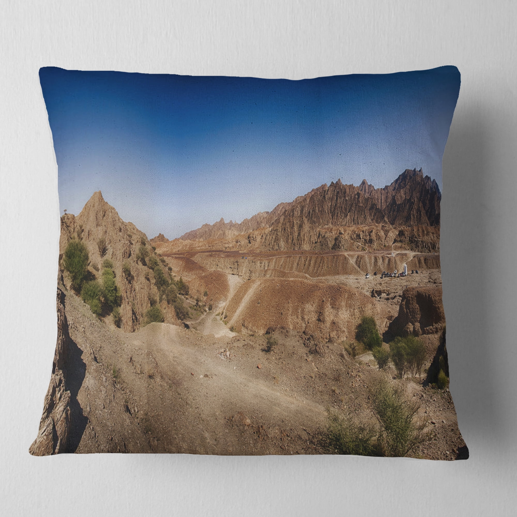 Designart Hatta Mountains Landscape - Photography Throw Pillow - 18x18