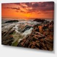thumbnail image 2 of Vagues Orageuses Se Jetant dans des Rochers, 2 of 3