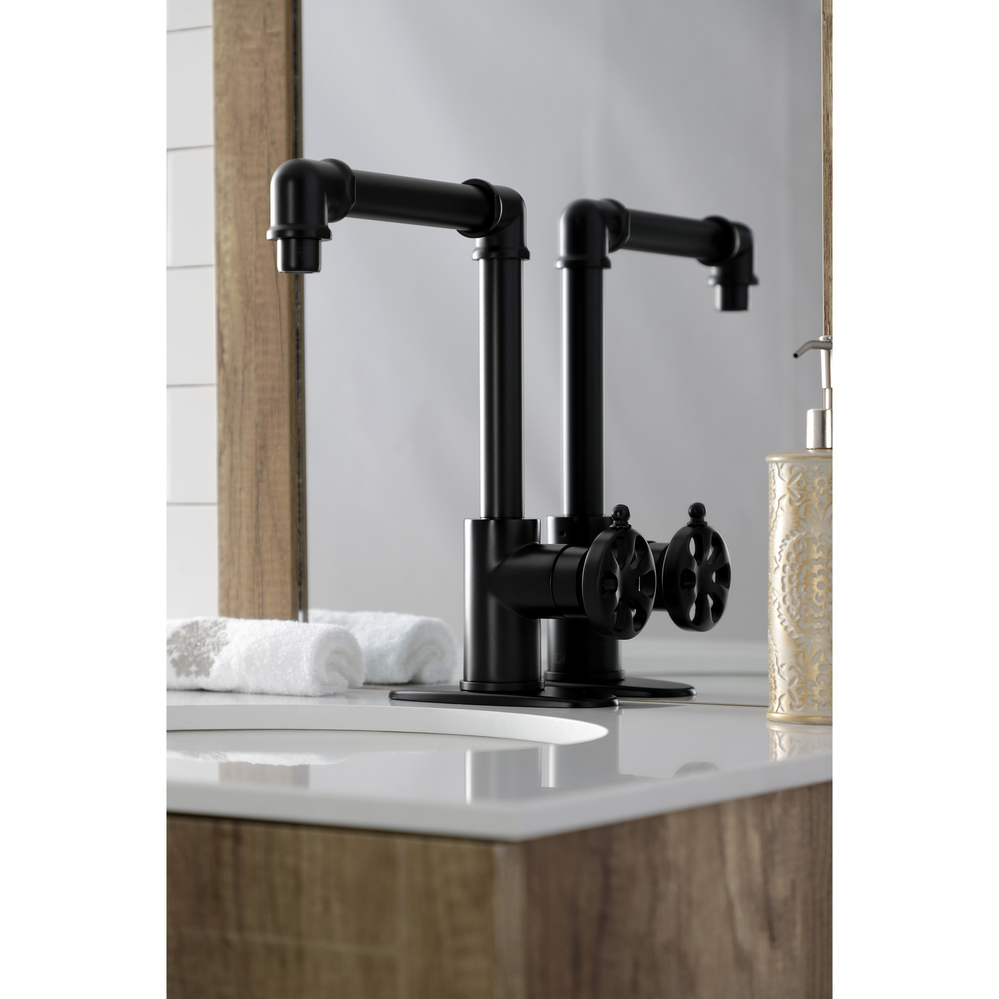 Kingston Brass KSD144RXMB Belknap One-Handle Single-Hole Bathroom Faucet with Deck Plate and Push Pop-Up Drain, Matte Black