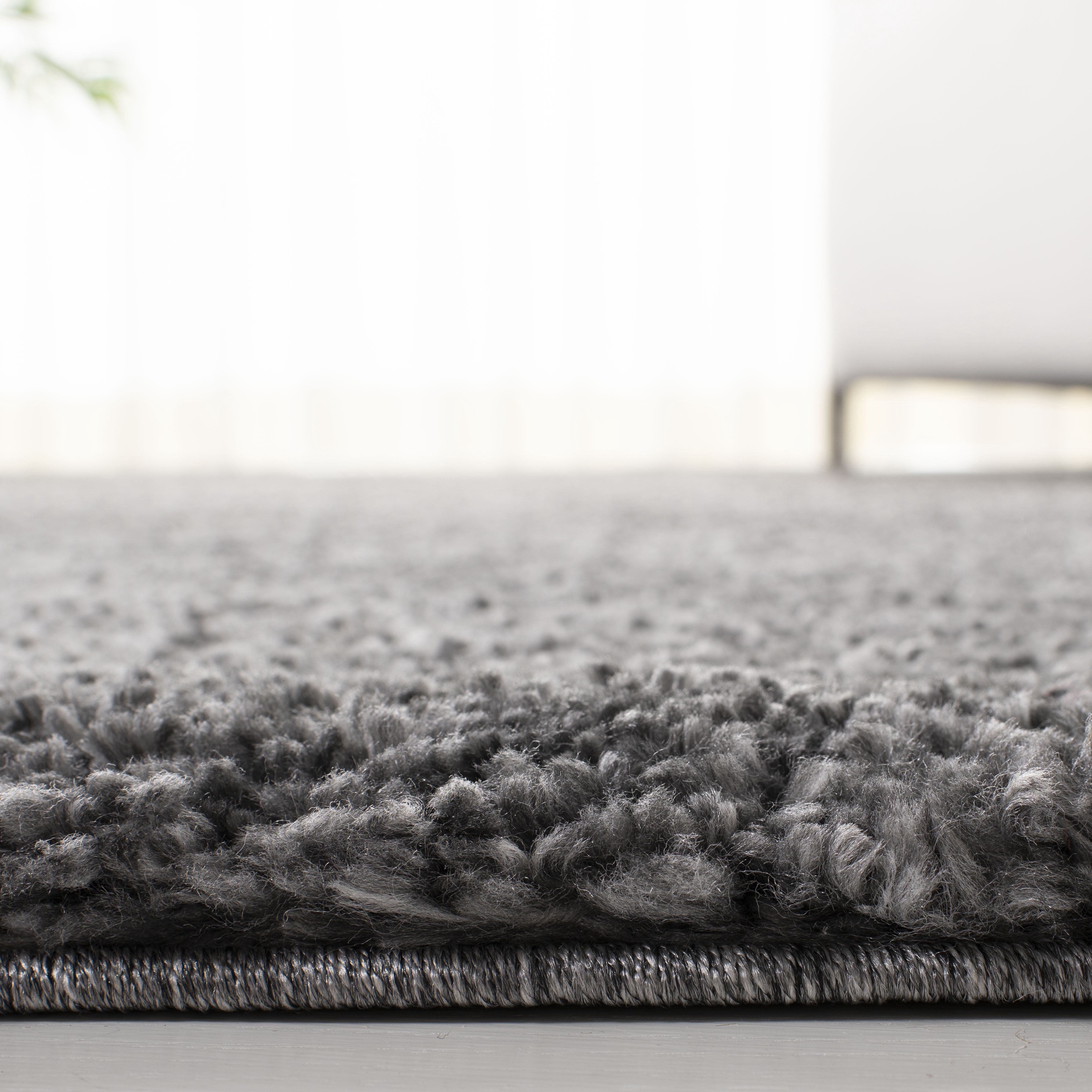 SAFAVIEH August Carlene Solid Plush Shag Area Rug, Grey, 3' x 5' - Modern Design, Grey, Non-Shedding & Easy Cleaning, Ultra Plush Thick Pile, Ideal for Living Room, Bedroom, Entryway