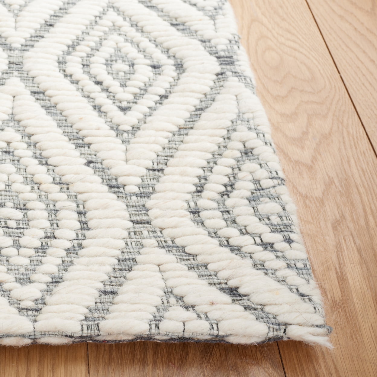 SAFAVIEH Marbella Winston Diamond Area Rug, Dark Grey/Ivory, 8' x 10'