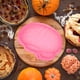 thumbnail image 5 of Molde para pastel de Halloween con forma de cerebro (rosa), 5 of 8