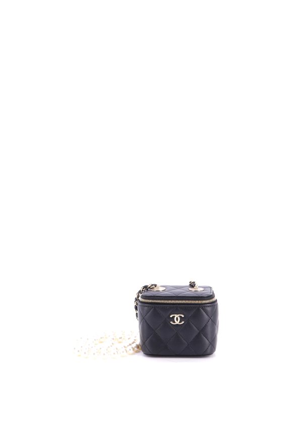 Pre-Owned Vanity Case with Pearl Chain Quilted Lambskin Mini By Rebag