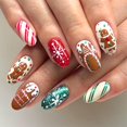 thumbnail image 1 of SUTENGDA Ongles Pressés de Noël Design Bonhomme de Neige Flocon de Neige Faux Ongles Brillants Rouges Couleur Unie Faux Ongles avec Colle Ongles Carrés Moyens Ongles Artificiels Réutilisables à Coller, 1 of 5