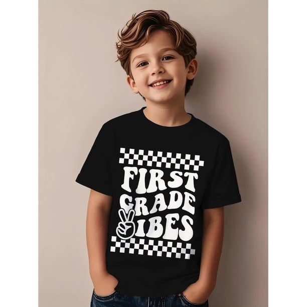 1st Grade First Day Celebration Graphic T-Shirt for Boys & Girls - Breathable Moisture-Wicking Casual Summer Short Sleeve Tee with Checkered Checkered Design, Perfect Back-to-School Gift for Kids