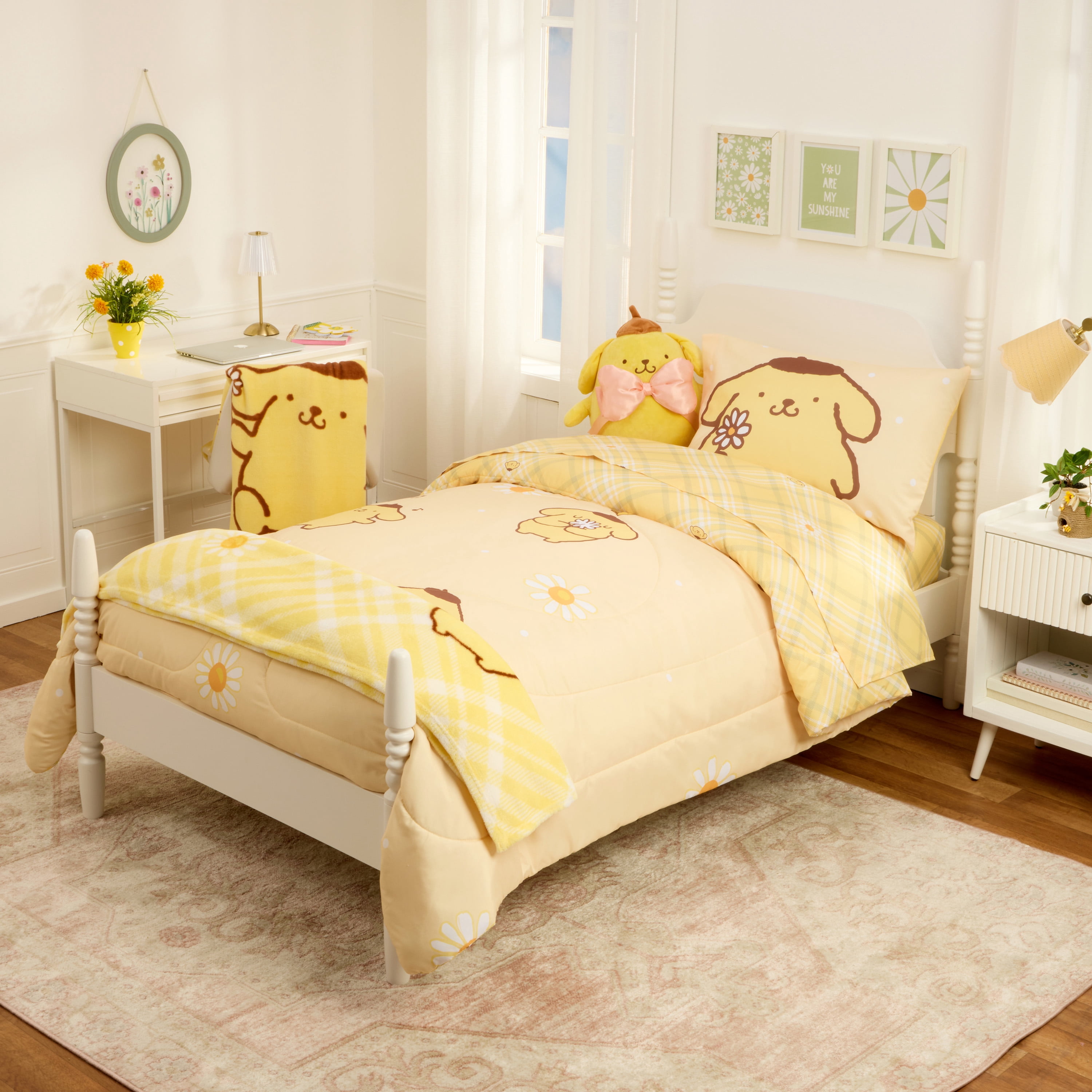 Pompompurin 2 Piece Yellow Reversible Comforter and Pillowcase set, Twin/full, Sanrio