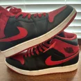 thumbnail image 3 of Size 10.5 Jo r-dan 1 mid black/redfire, 3 of 6