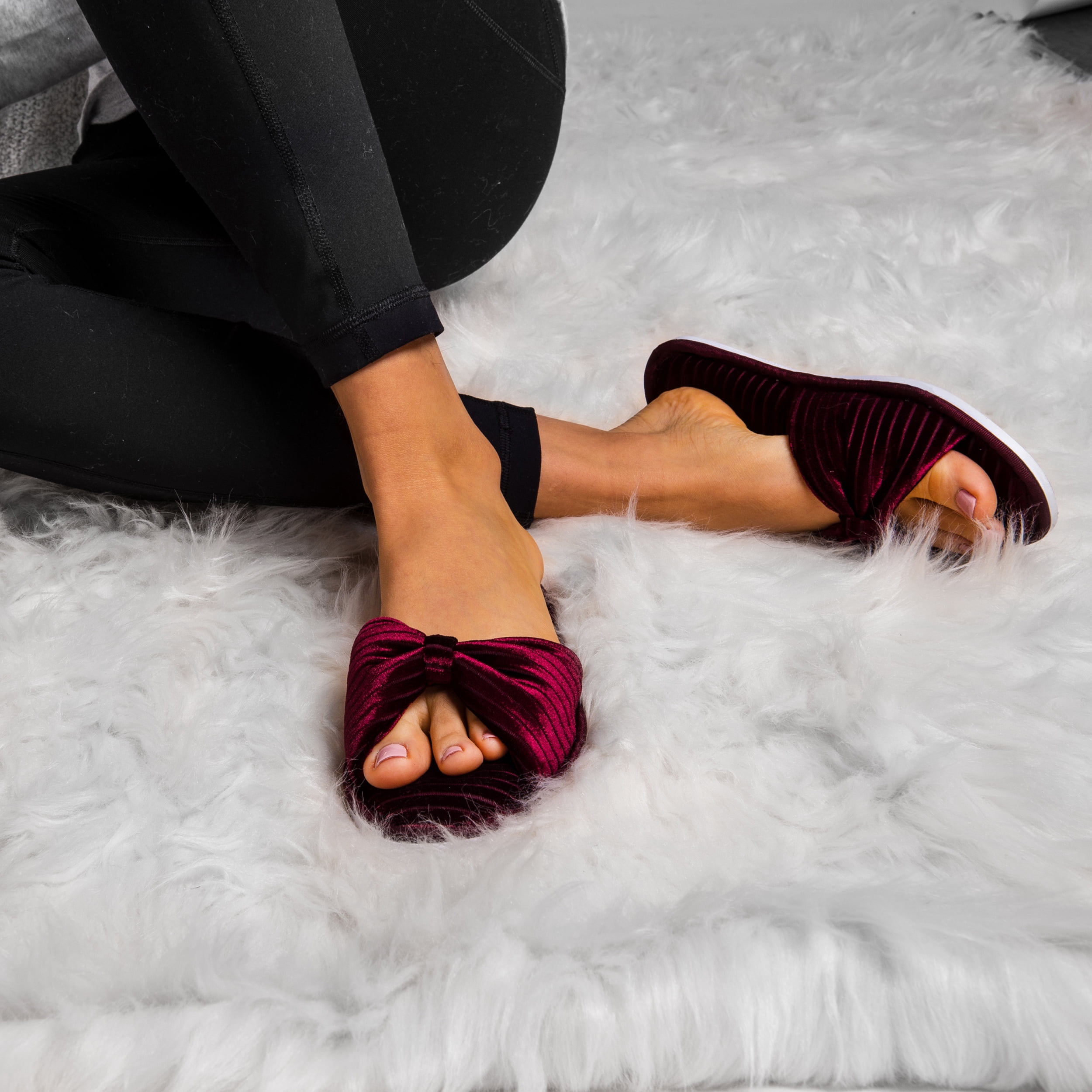 Aerusi Women's Slippers, US Women's Size 6, Red Wine, Cozy Plush Memory Foam Bow Design for Adults