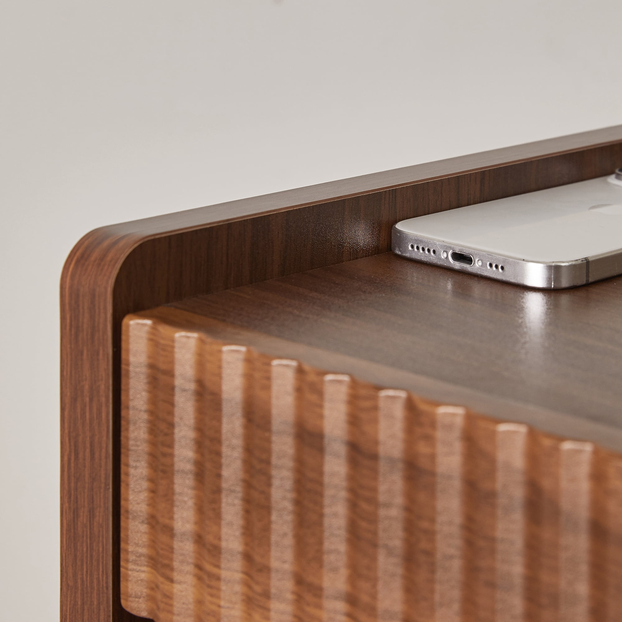 Set of 2 Fluted Wood Nightstands with Drawer and Open Storage, Modern Bedside End Tables and Bedroom Storage Cabinets, Walnut