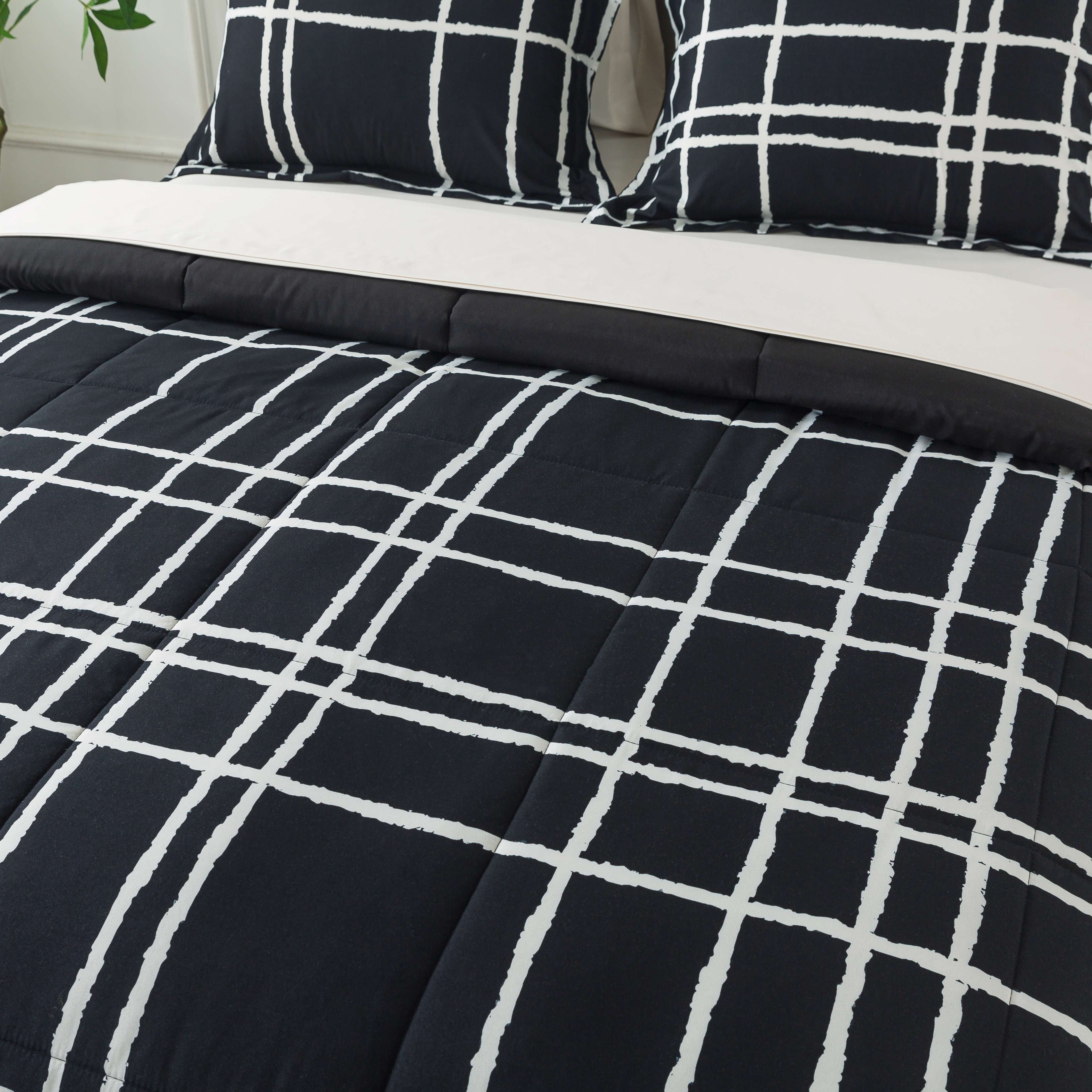 Mainstays 7-Piece Reversible Bed in a Bag Comforter Set with Sheets, Black and White Checker, Full