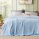 thumbnail image 2 of Manta Bedsure Cooling de algodón con forma de gofre, color azul, 230 x 230 cm, 2 of 7