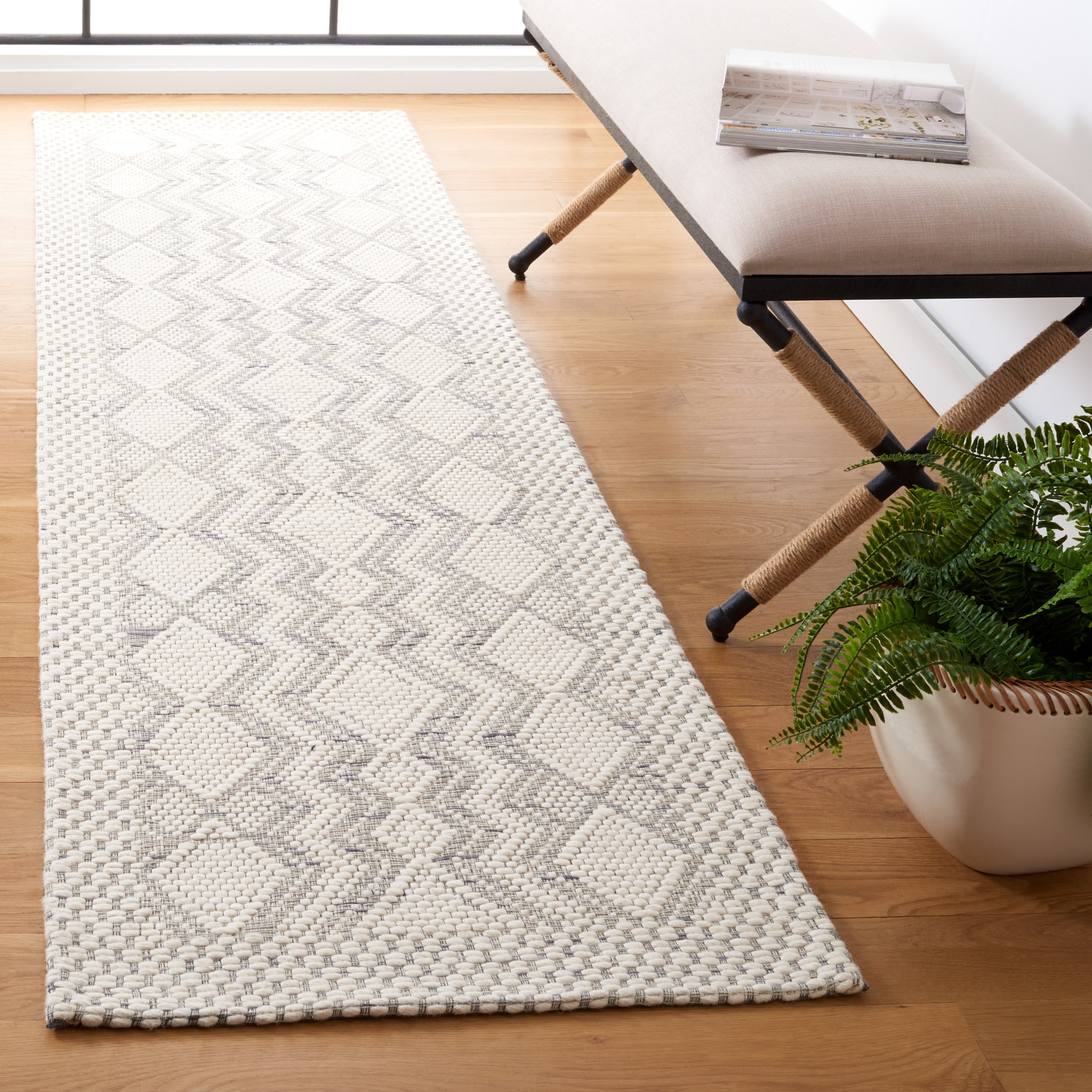 SAFAVIEH Marbella Britton Bordered Runner Rug, Ivory/Grey, 2'3" x 9'
