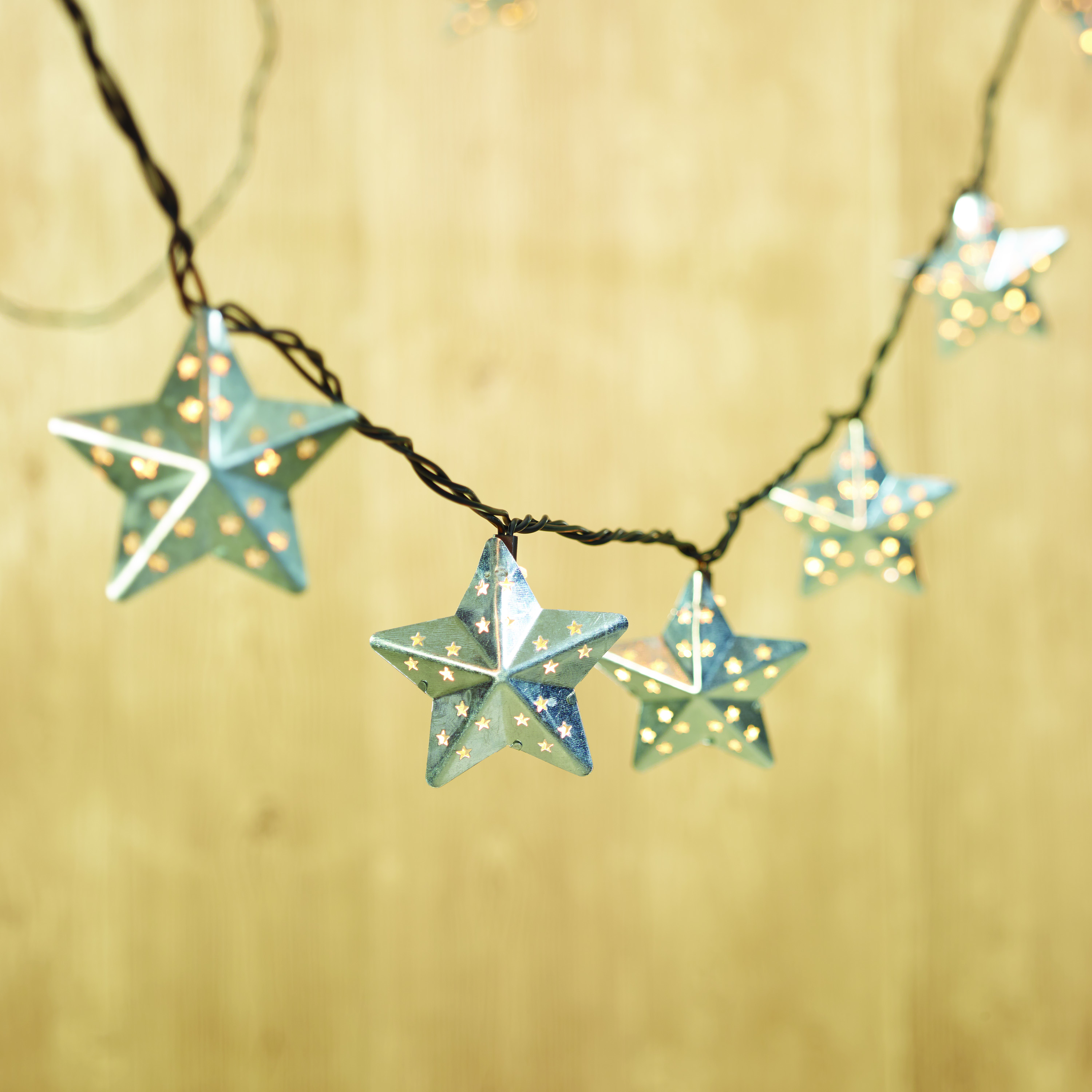 Better Homes Gardens 10 Ct String To String Metal Star Light Set   2eaecc7e Af05 43be A9e3 C1522b7f0260 1.bcdff9f764a1ab92dd6612da370a3a83 