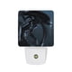 thumbnail image 1 of Alien / Alien: El Octavo Pasajero Luz nocturna LED con sensor de anochecer a amanecer para dormitorio, baño, pasillo, escaleras - Lámpara LED nocturna de enchufe, 0.5W - 1 pieza, 1 of 6