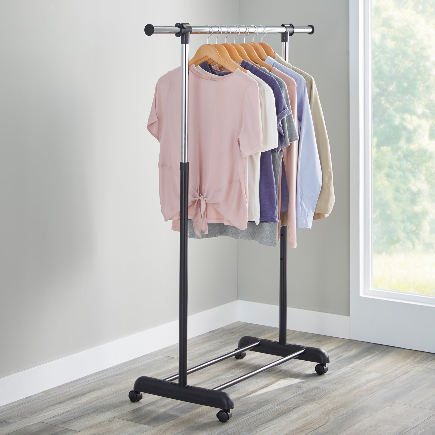 BrylaneHome Portable Garment Rack With Extendable Bar