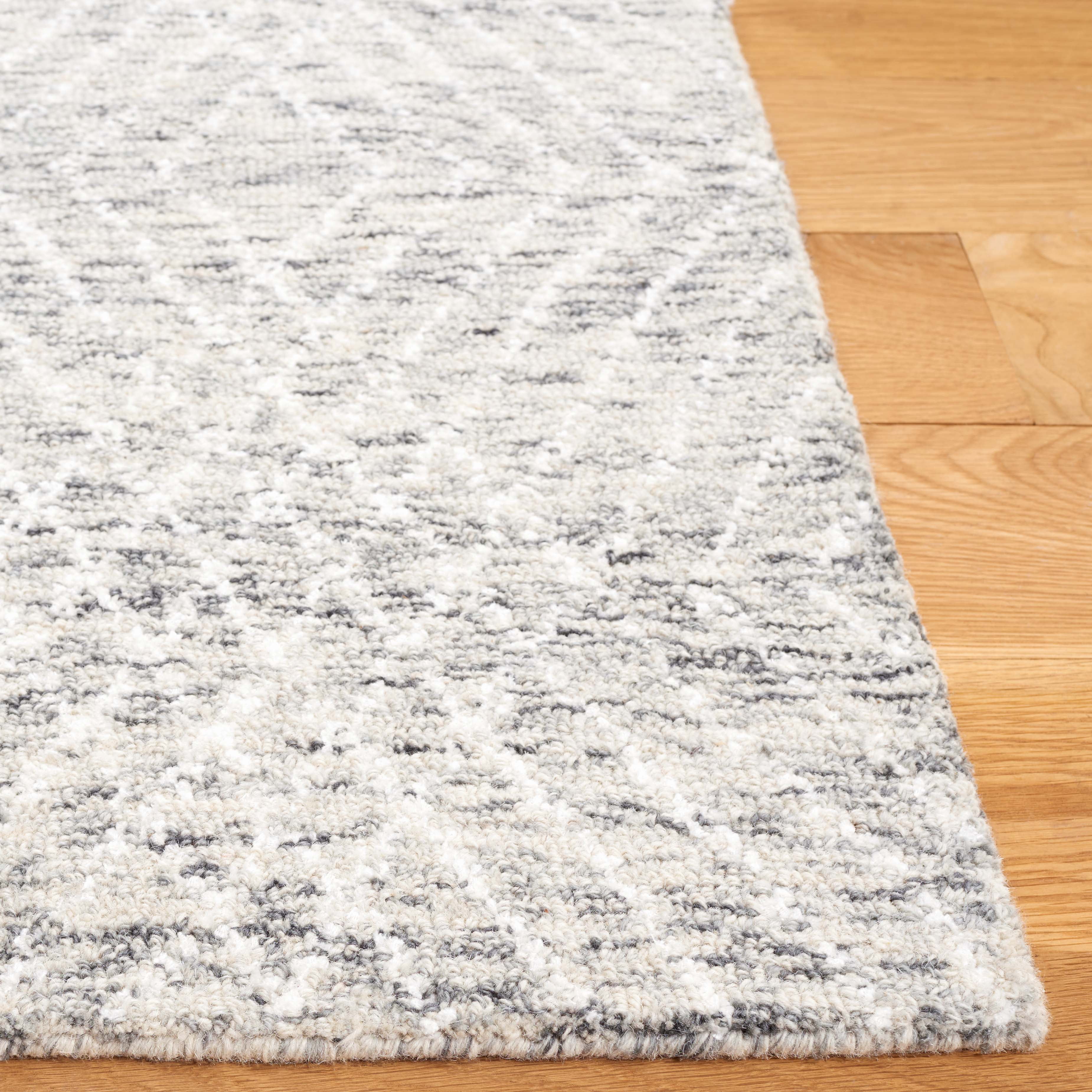 SAFAVIEH Abstract Dania Diamond Area Rug, Gray/Ivory, 4' x 6'