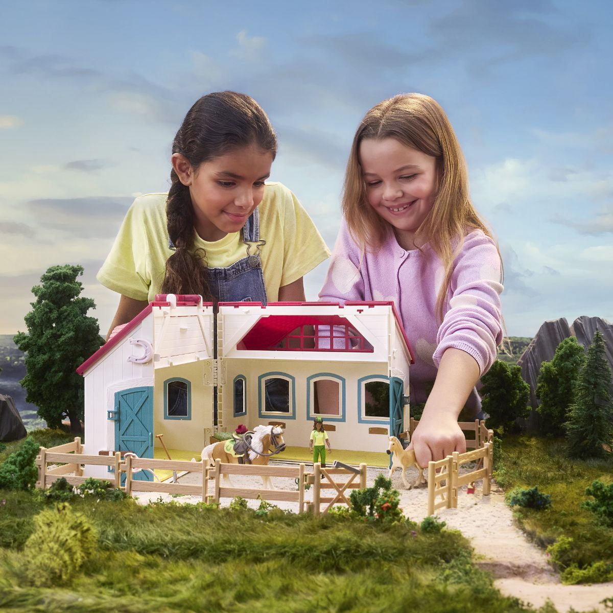 Schleich Horse Club - 60PC Little Horseshoe Open Stable Playset