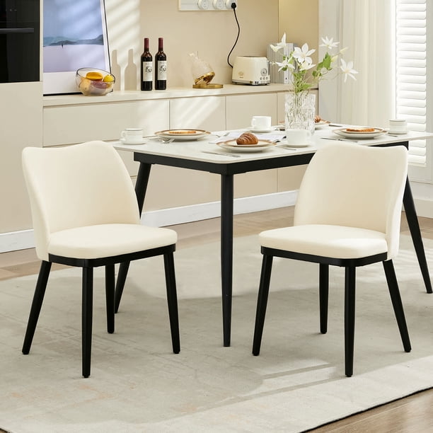 Set of 2 velvet forrado dining sillas featuring padded seat, back, y de madera legs