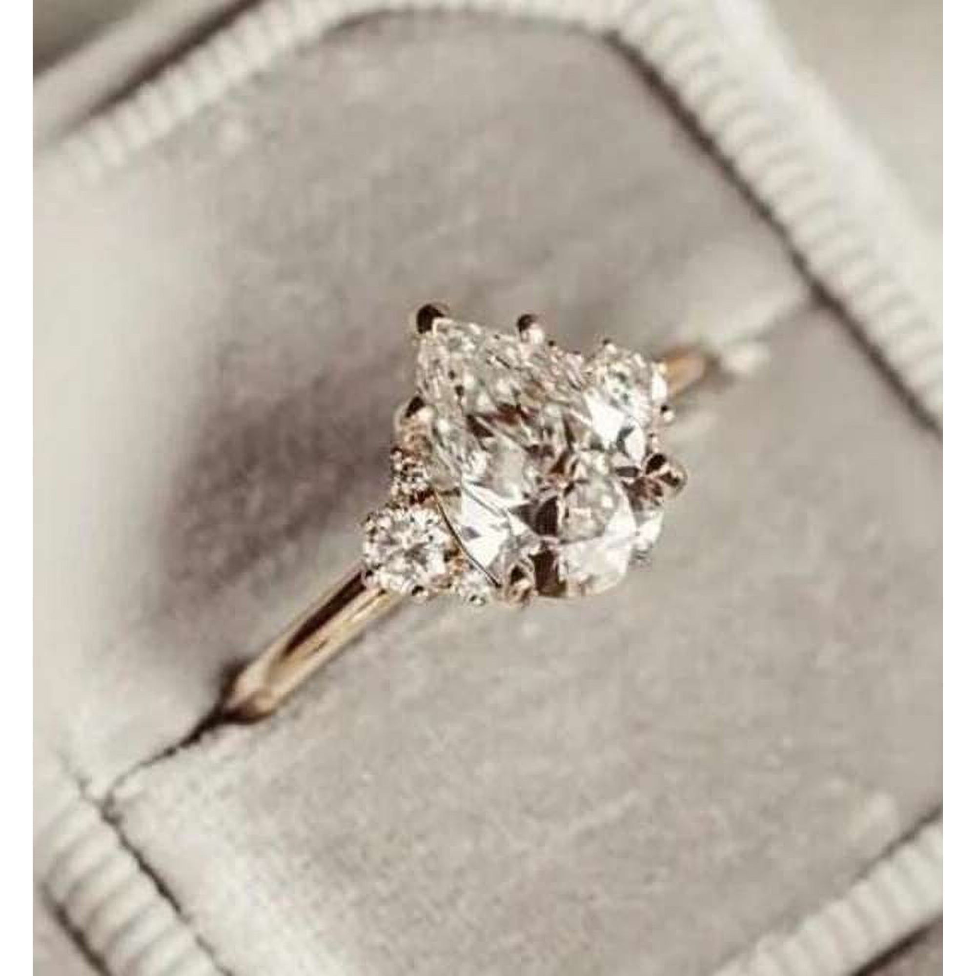 vylahjewellery Unique 14K White Gold Ring 2 CT Pear Cut Moissanite Diamond Ring Wedding Gift for Women