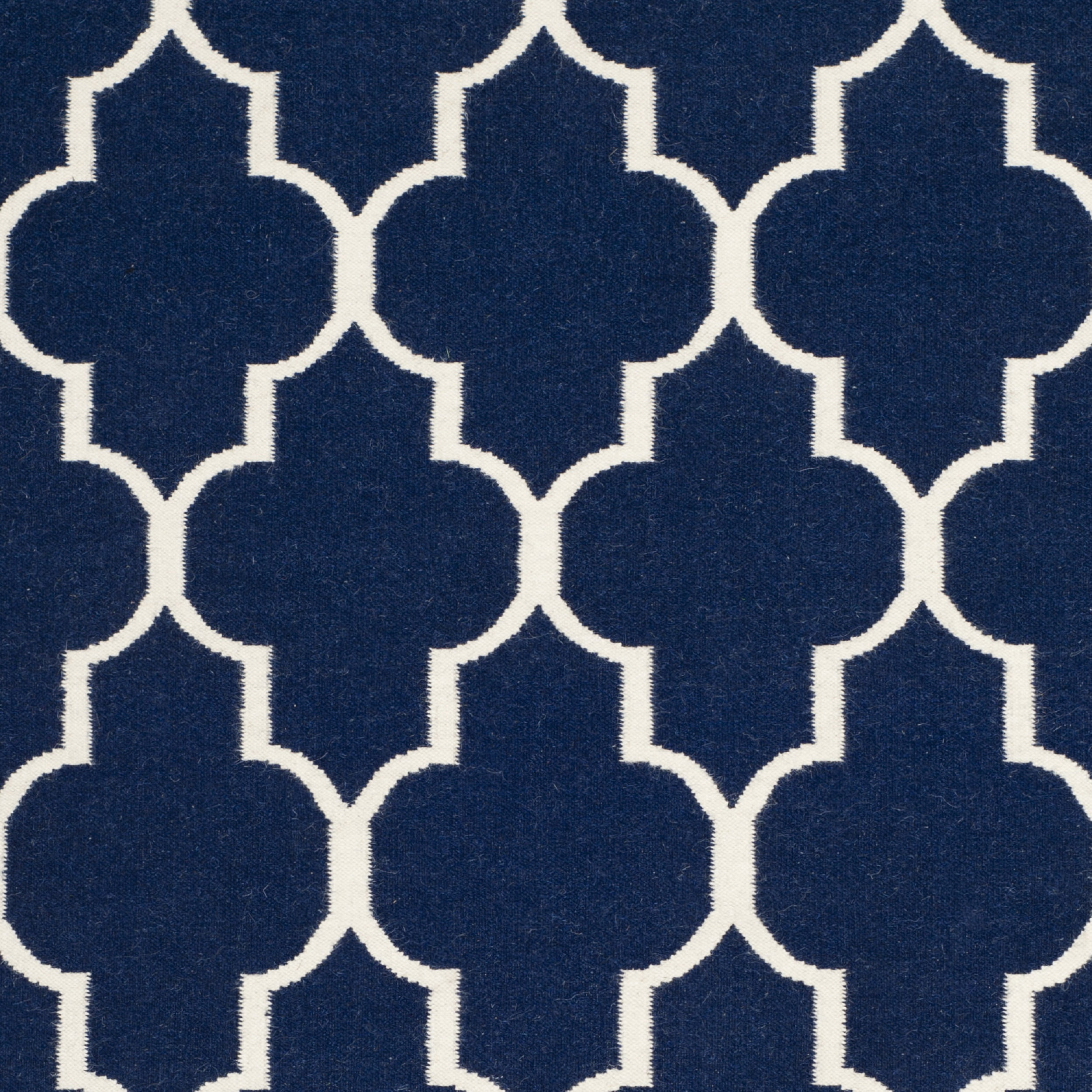 SAFAVIEH Dhurries Toby Geometric Area Rug, Navy/Ivory, 6' x 6' Round