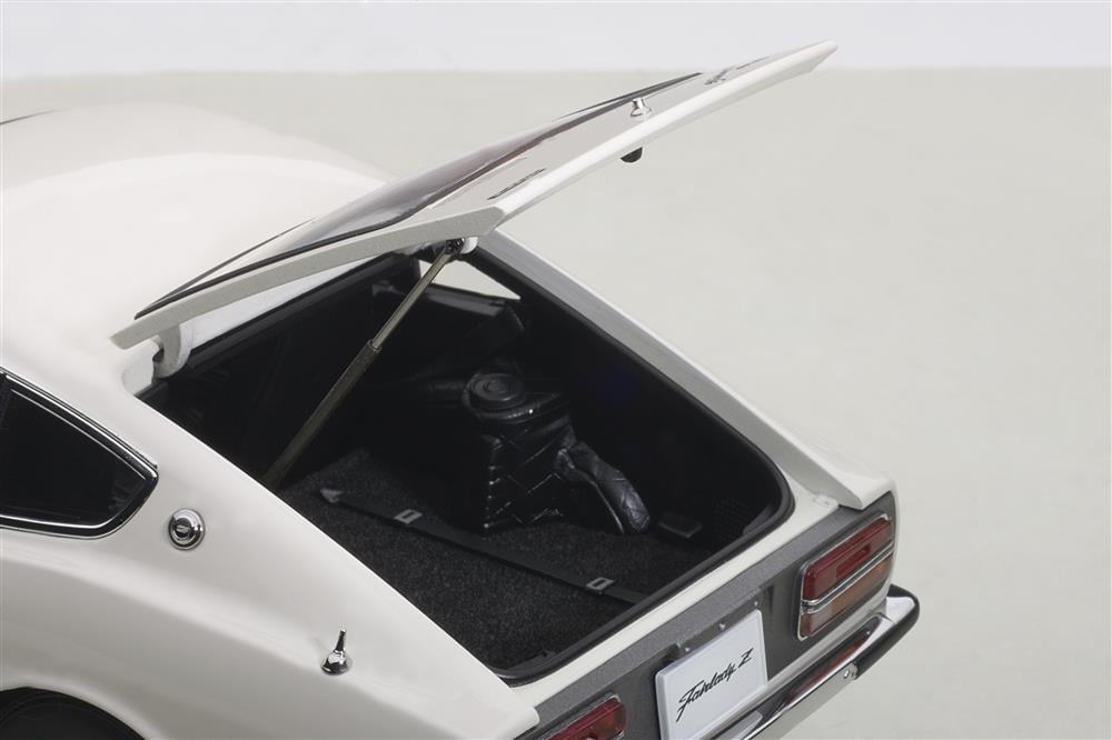blanc 1969 for sale online Nissan Fairlady Z432 1 18 Autoart #77438