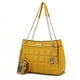 thumbnail image 1 of Bolso de Hombro Acolchado con Llavero y Pulsera, 1 of 2