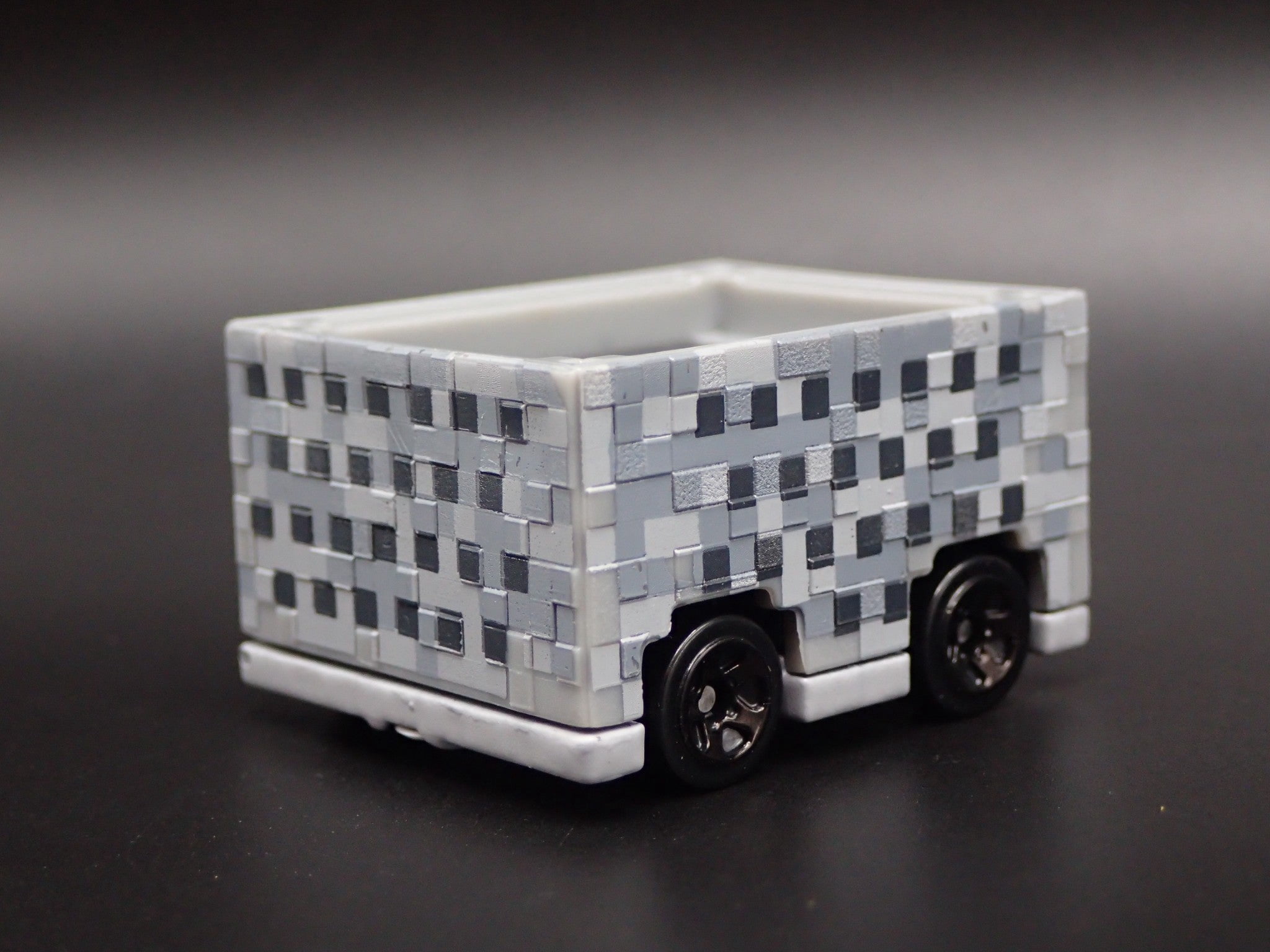 Minecraft Rarest Minecart Open Box MINECRAFT MINECART SILVER RARE 1:64 SCALE COLLECTIBLE DIORAMA ...