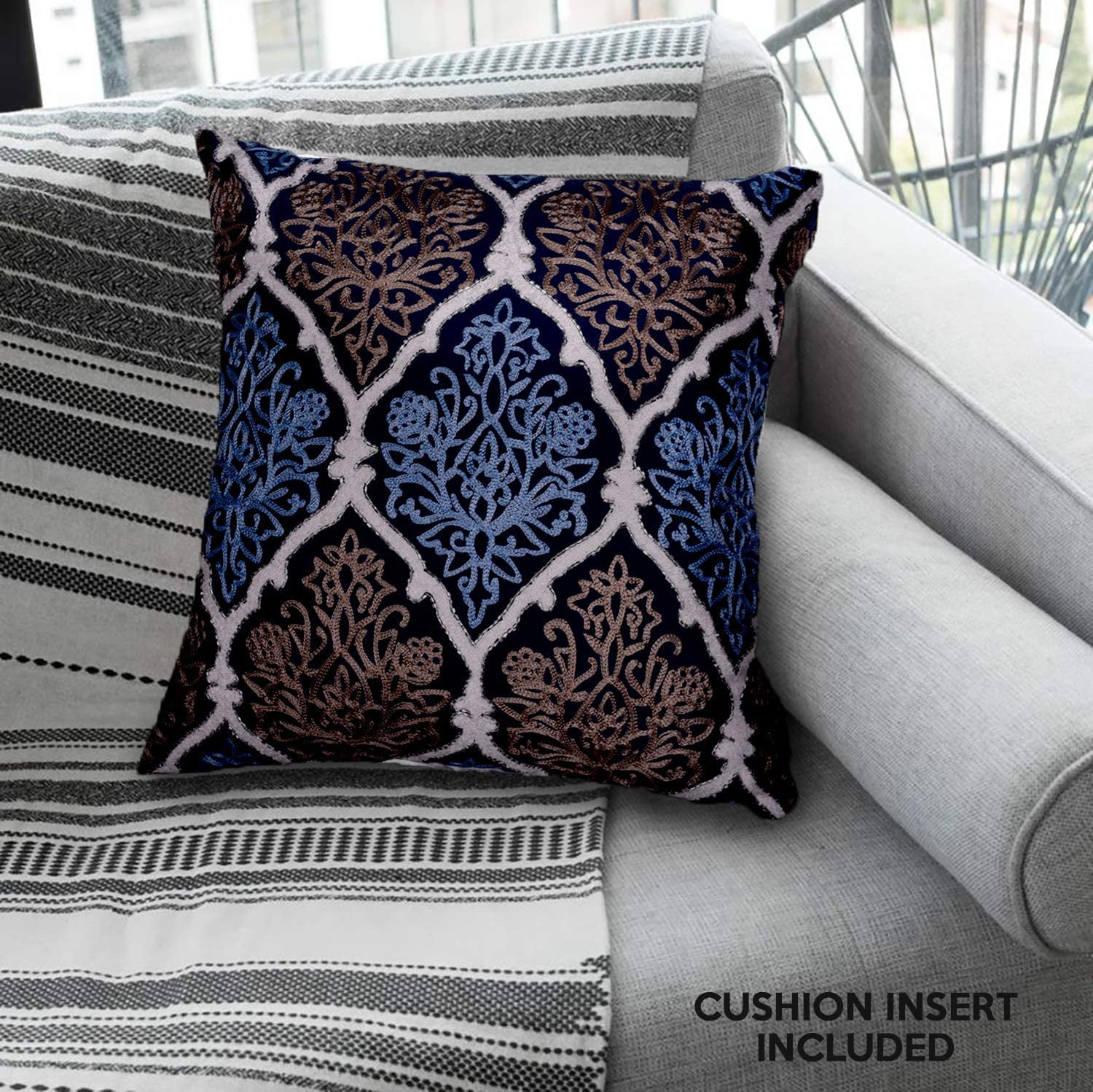 Decozen Decorative Throw Pillow 18x18 in with Insert in 1 Set