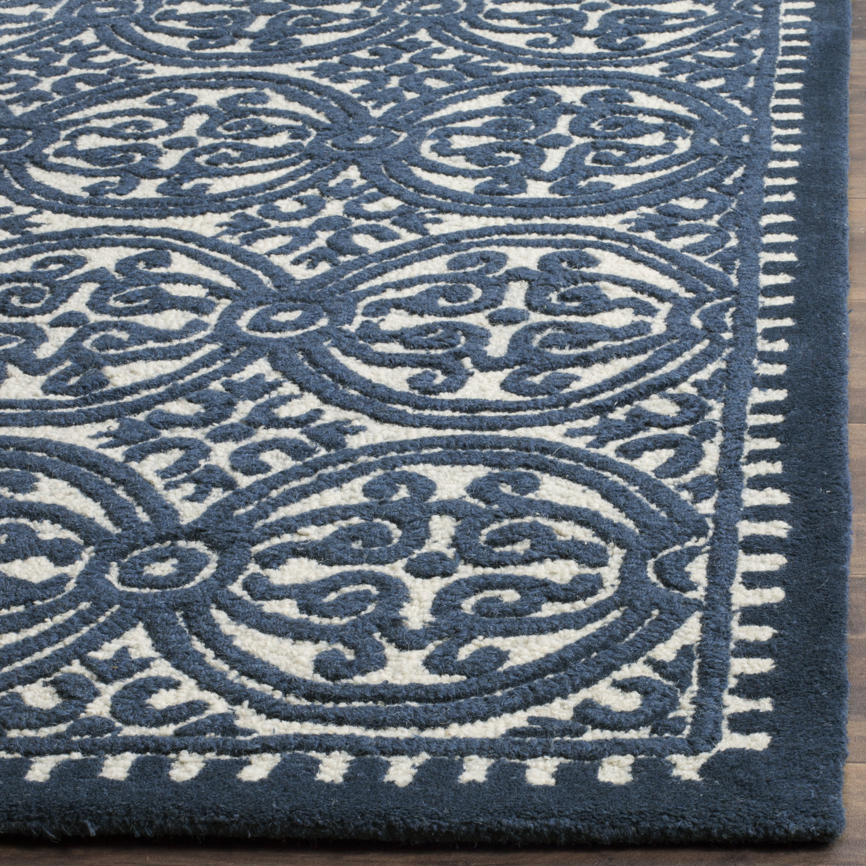 SAFAVIEH Cambridge Joseph Geometric Wool Area Rug, Ivory/Navy, 4' x 6'