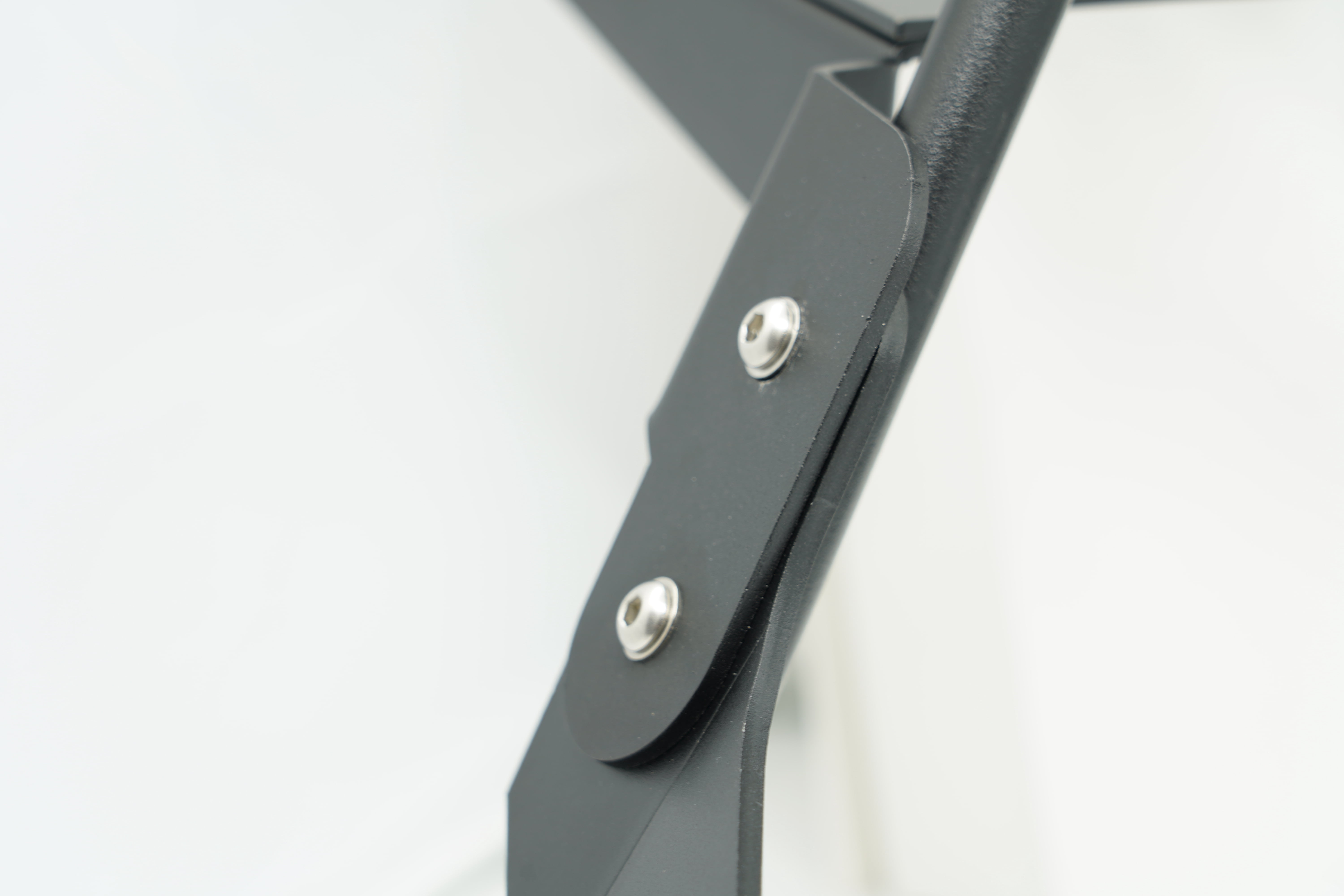Sissy Bar Upright for Suzuki Boulevard M109 M109R Matte Black with Backrest and Luggage Rack and Reflector