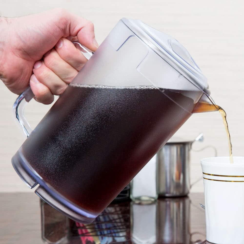 G.E.T. Heavy-Duty Shatterproof Plastic 2 Quart Pitcher with Lid (Case of 12)