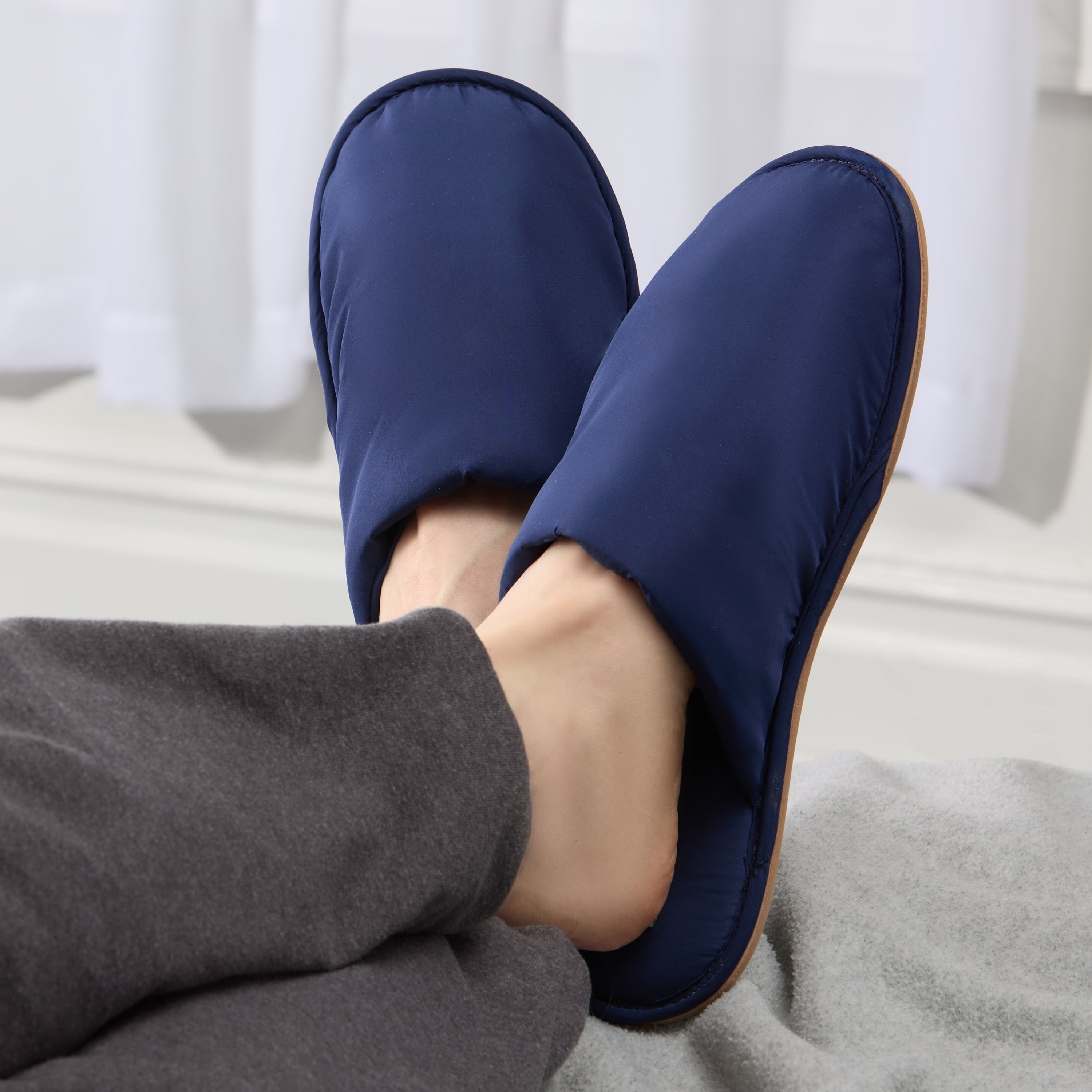 Fruit of the Loom Men's Padded Slippers