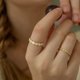 thumbnail image 4 of Elegante anillo chapado en oro con incrustaciones de perlas, anillo chapado en oro de 14 quilates, joyería de moda ligera para mujer, tamaño 6/7/8, ajuste cómodo, ideal para uso diario y ocasiones esp, 4 of 8