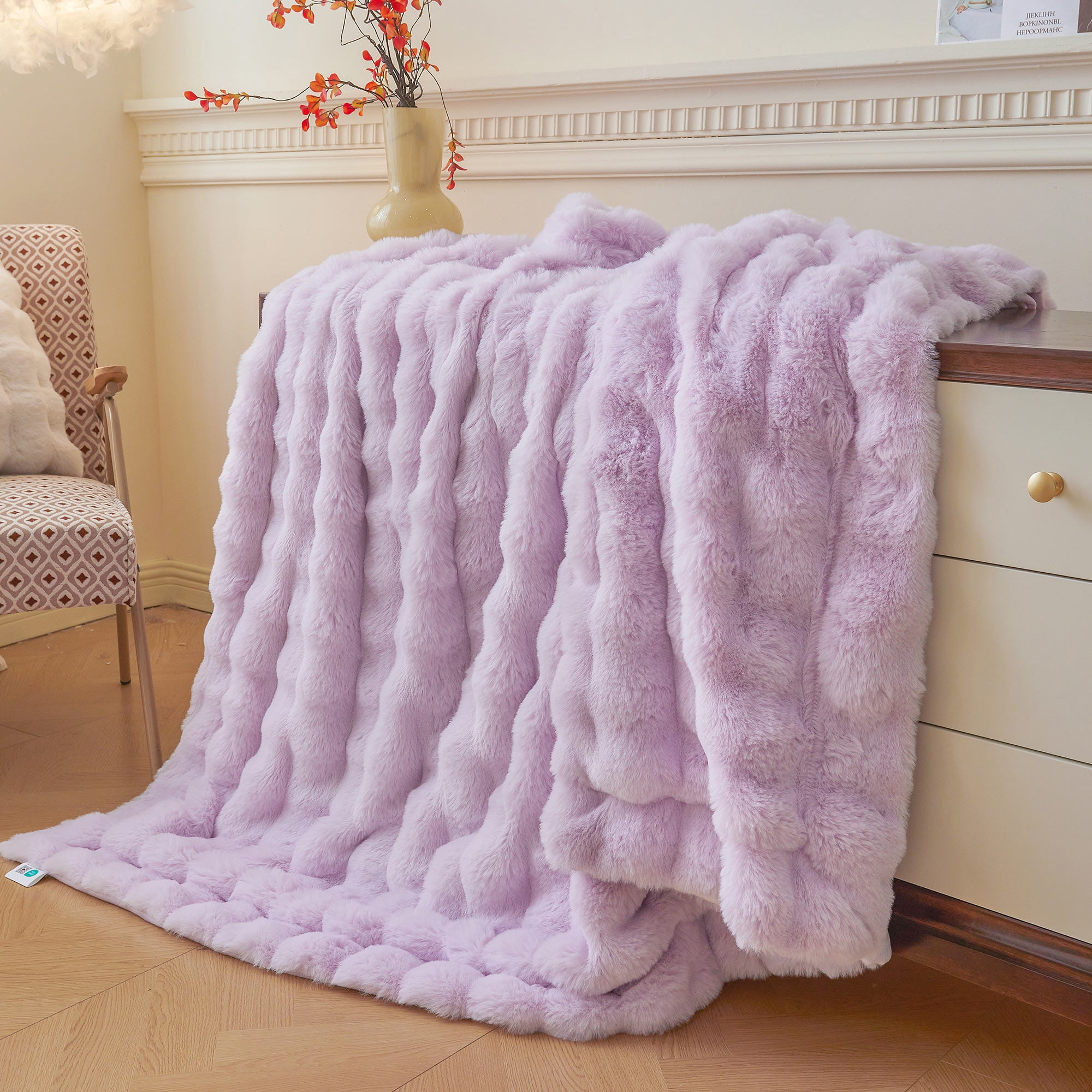 LIFEREVO Fluffy Faux Rabbit Fur Bubble Blanket, Plush Shaggy Throw for Couch Sofa, Cozy Furry Light Purple Bed Blanket Adult Girls, Aesthetic Fuzzy Throw for Bedroom Living Room, 60x90, Lavender