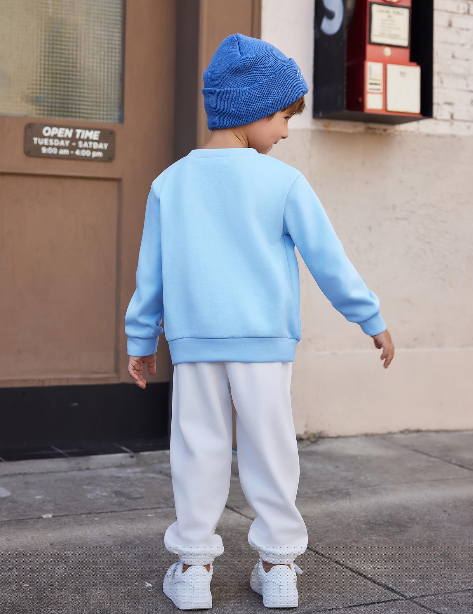 thumbnail image 3 of Arshiner Boy 2Pcs Fall Winter Clothes Color Block Crewneck Sweatshirt and Pants Sweatsuit, 3 of 5