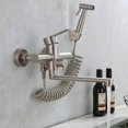 thumbnail image 3 of Grifo de cocina de acero inoxidable sin plomo de estilo rústico con pistola rociadora, burbujeador que ahorra agua que garantiza una limpieza eficiente mientras que las válvulas de cerámica ofrecen, 3 of 5