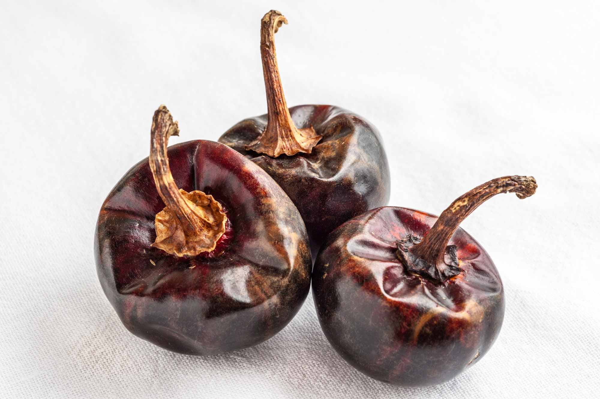 Dried Cascabel Chili Pepper (Chile Cascabel) 2 Oz