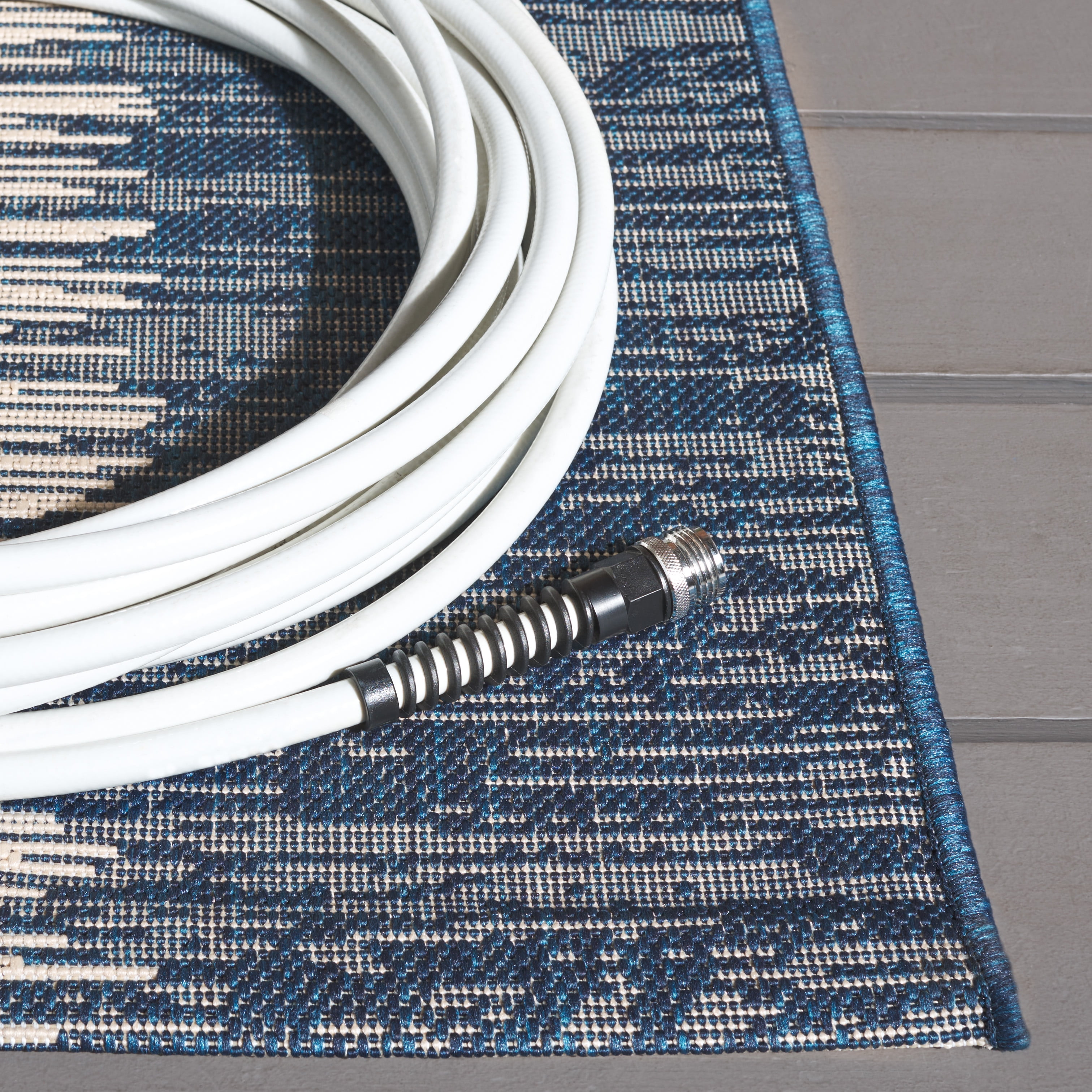 SAFAVIEH Courtyard Alexa Striped Indoor/Outdoor Area Rug, Beige/Navy, 5'3" x 7'7"