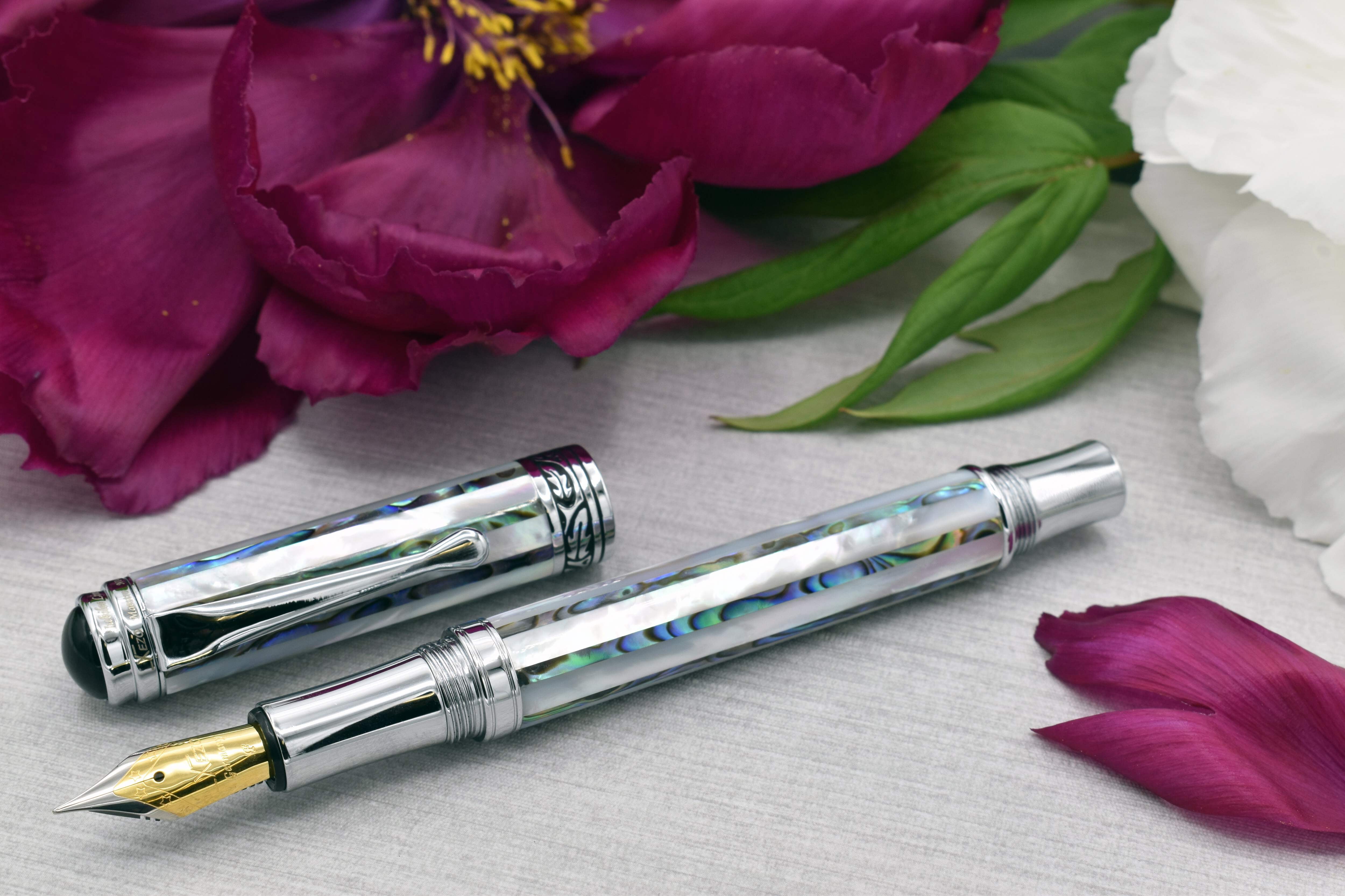 Xezo Xezo Maestro® Jubilee Paua Stripe Fountain Pen (Fine Nib) - Paua Abalone  Oceanic White Mother of Pearl